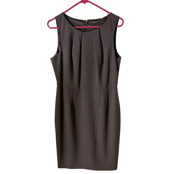 Tahari Dresses & Skirts - Tahari Women's 12‎ Pleated Neck Sleeveless Sheath Dress Career Work Minimalist